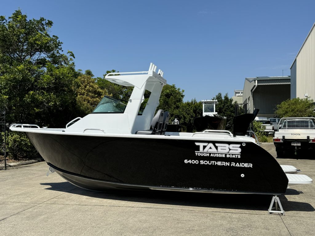 6400 Southern Raider Centre Cab