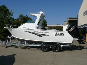 620 Southern Raider Centre Cab