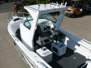 620 Southern Raider Centre Cab